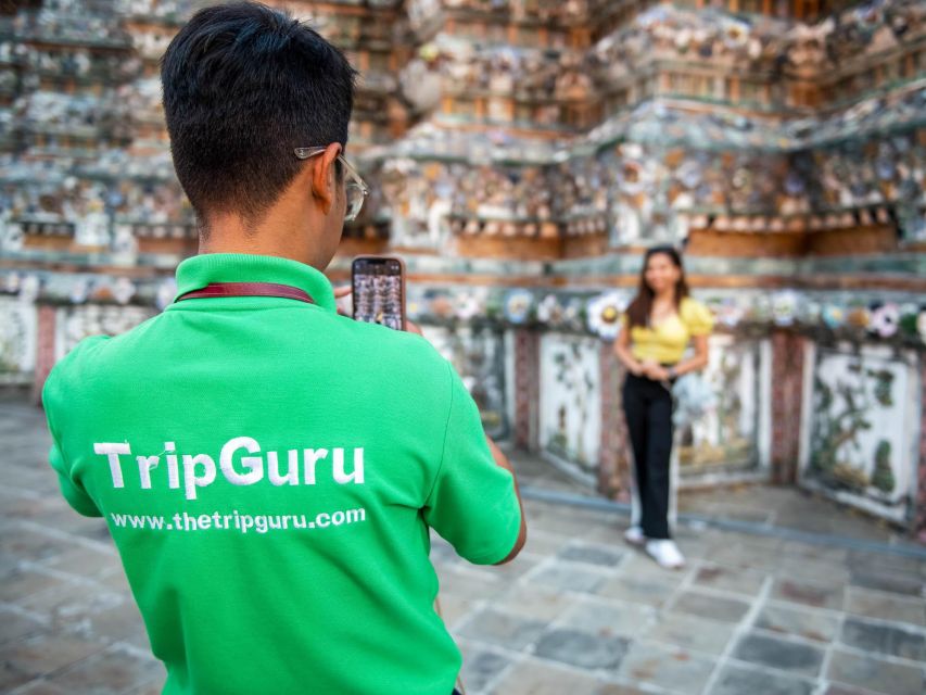 Bangkok: Grand Palace and Wat Arun Guided Walking Tour - Wat Phra Kaew and the Emerald Buddha