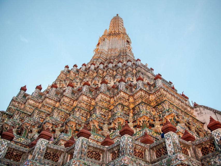 Bangkok: Grand Palace and Wat Arun Guided Walking Tour - A tuk-tuk ride to Tha Tien