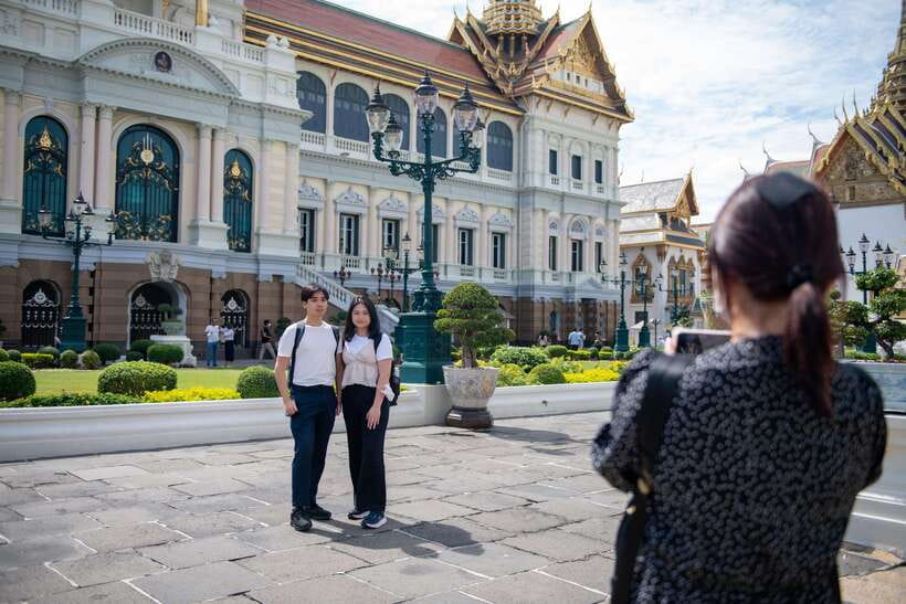 Bangkok: Grand Palace and Wat Phra Kaew Guided Walking Tour - The $17 price and the entrance-fee catch