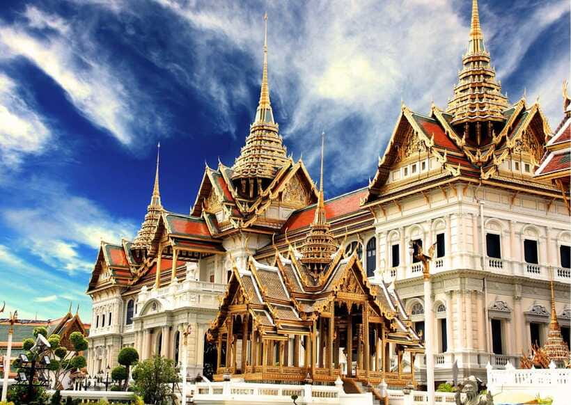 Bangkok: Grand Palace & Emerald Buddha Entry with Audioguide - Who should book this experience?