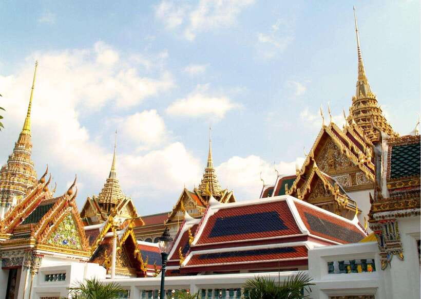 Bangkok: Grand Palace & Emerald Buddha Entry with Audioguide - Wat Phra Kaew and the Emerald Buddha