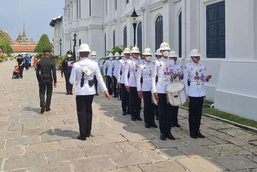 Bangkok Grand Palace & Emerald Buddha Flexible Pass w/ Audio - Getting around without included transportation
