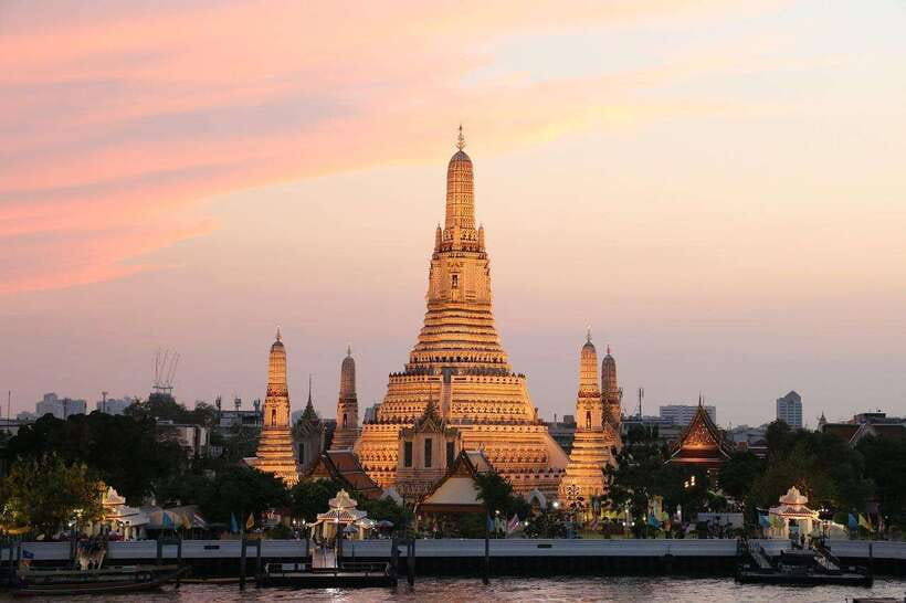 Bangkok: Grand Palace, Wat Pho, Wat Arun and Wat Sa Ket Tour - Wat Arun: Bangkok’s riverside landmark