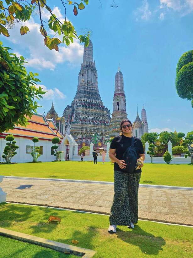 Bangkok: Grand Palace, Wat Pho, Wat Arun and Wat Sa Ket Tour - What to wear and pack for the temple route