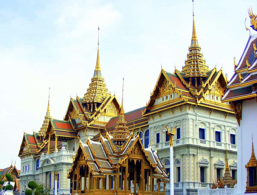 Bangkok: Grand Palace, Wat Pho & Wat Arun Tour in Italian - Ferrying from Sathorn to the Grand Palace