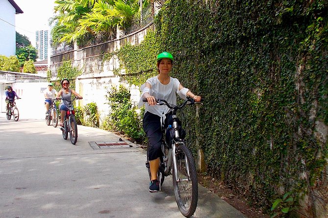 Bangkok Green Oasis 4-Hour Bike Tour with Boat Ride - The weekend market option