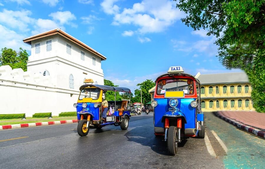 Bangkok: Guided Tour in a Typical Thai Tuk-Tuk - Wat Ratchanatdaram and Loha Prasat
