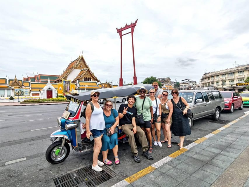 Bangkok: Guided Tour in a Typical Thai Tuk-Tuk - Wat Pho from the outside