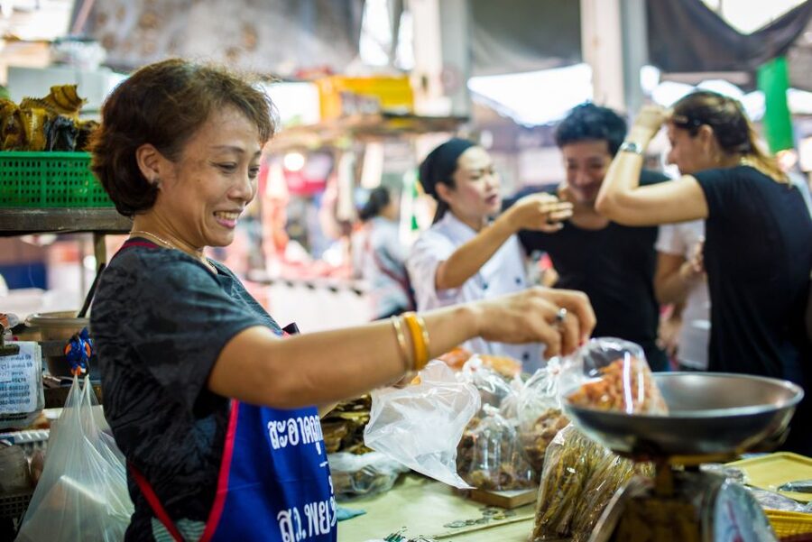 Bangkok: Half-Day Thai Cooking Class in Bangrak District - Five dishes, one changing menu