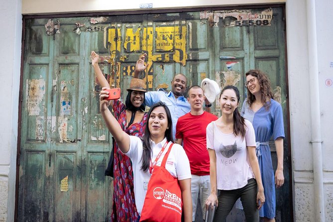 Bangkok Hidden Gems: Talad Noi, Chinatown & Street Food Tour - Chow Sue Kong Shrine and the meaning behind the visit