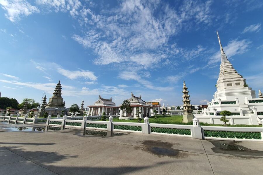 Bangkok: Historical Temples Tour & Hidden Bar at Sunset - Pak Khlong Talat: Bangkok’s flower market at the start