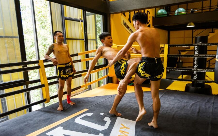 Bangkok: Learn 1-1 Muay Thai + Free Muaythai Shorts & Pickup - Who should book this experience?