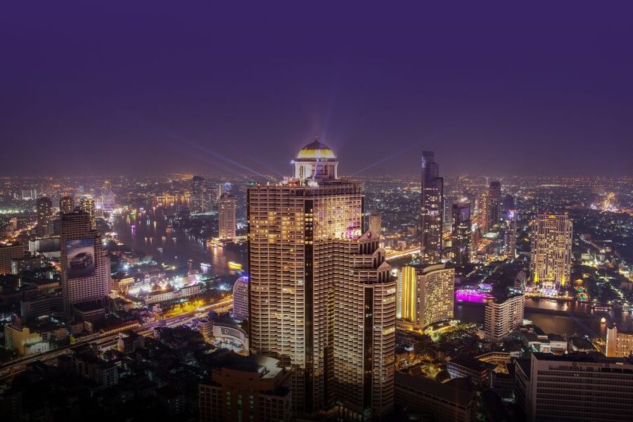 Bangkok: Lebua Rooftop Bar Reservation & Round-Trip Transfer - Arriving at Lebua State Tower by private car