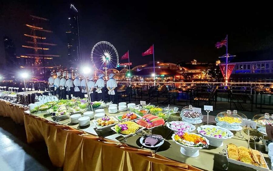 Bangkok: Luxury White Sunset or Dinner Cruise with Beer - What the buffet and drinks add to the price