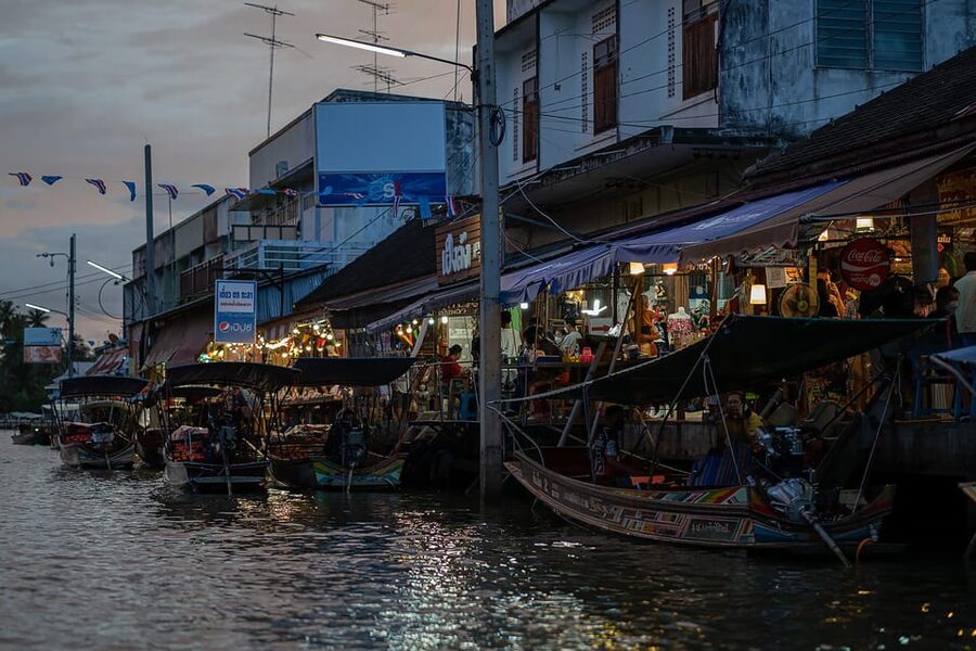 Bangkok: Maeklong Railway Market and Amphawa Floating Market - Is this Bangkok market tour right for you?