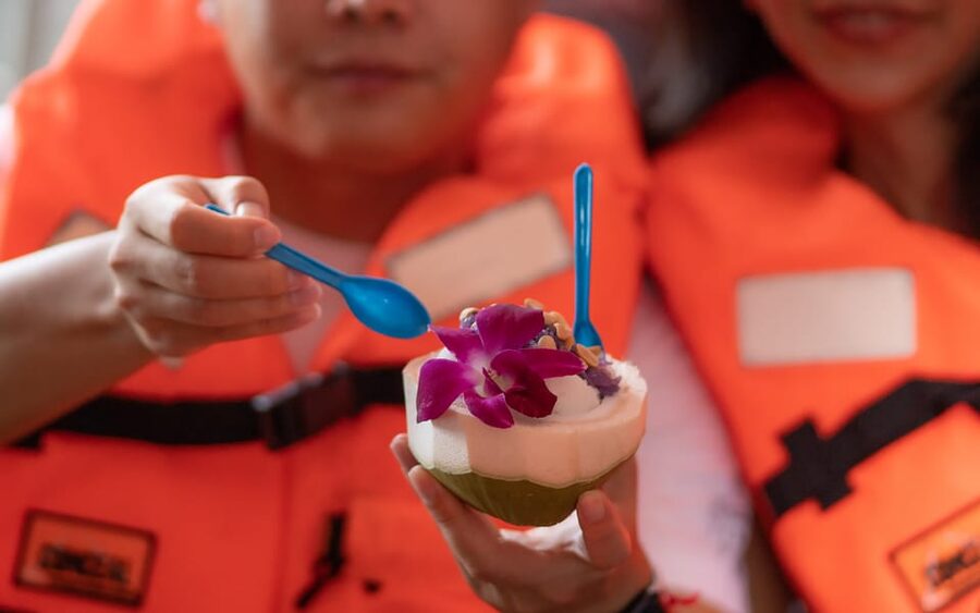 Bangkok: Maeklong Railway Market and Amphawa Floating Market - The long day requires realistic planning