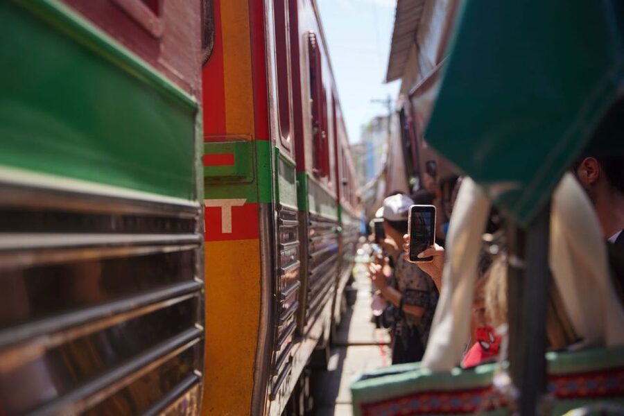 Bangkok: Maeklong Railway Market & Floating Market Tour - Maeklong Railway Market and the train that cuts through it