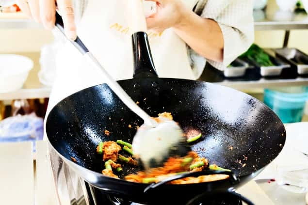 Bangkok: Maliwan Thai Cooking Class with Market Tour - Who should book this class?