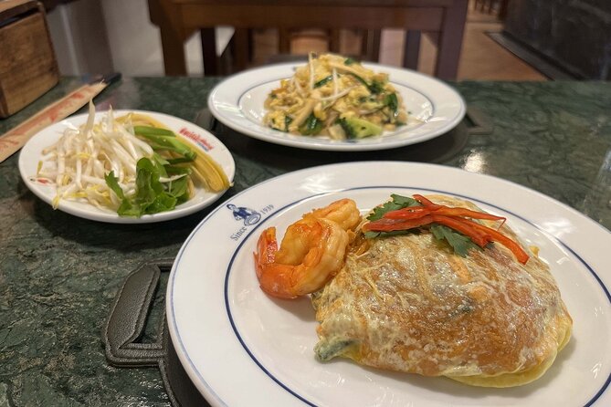 Bangkok Michelin Food Tour (3 Stops, 8 tastings) - Starting at Sam Yot and riding into old Bangkok