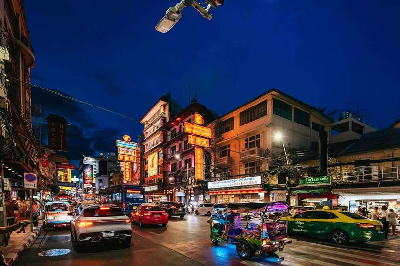 Bangkok: Michelin Guide Street Food Tour by Tuk Tuk - Choosing between one hour and three hours