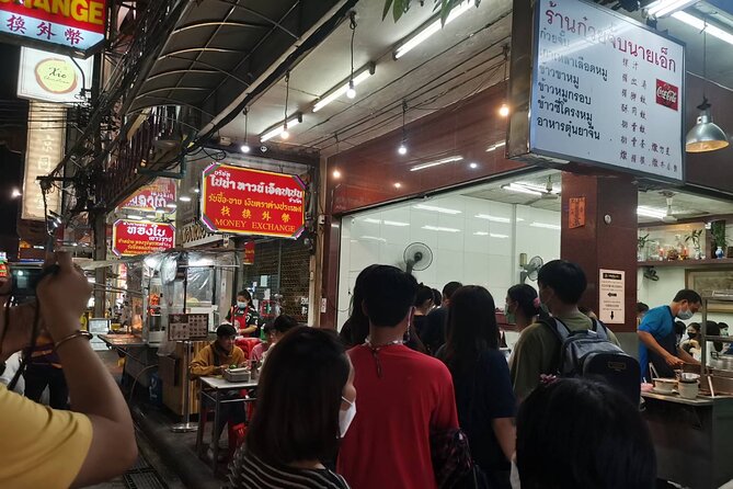 Bangkok: Michelin Guide Street Food Tour by Tuk Tuk - Yaowarat Road and freshly fried doughnuts