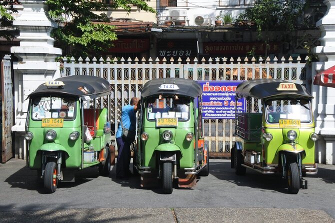 Bangkok: Michelin Guide Street Food Tour by Tuk Tuk - Lim Lao Ngow and the opening bowl