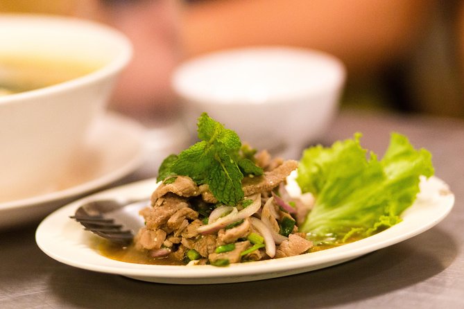 Bangkok Midnight Food Tuk Tuk Tour - Stop four: flowers at Pak Khlong Talat