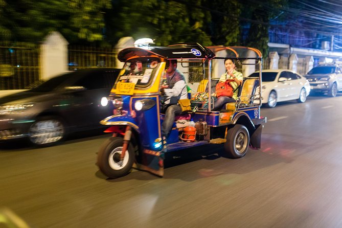 Bangkok Midnight Food Tuk Tuk Tour - Stop two: the bold flavors of Isaan food