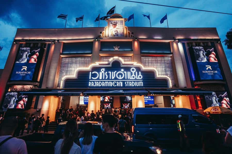 Bangkok: Muay Thai Boxing Tickets at Rajadamnern Stadium - Arriving at Rajadamnern Stadium