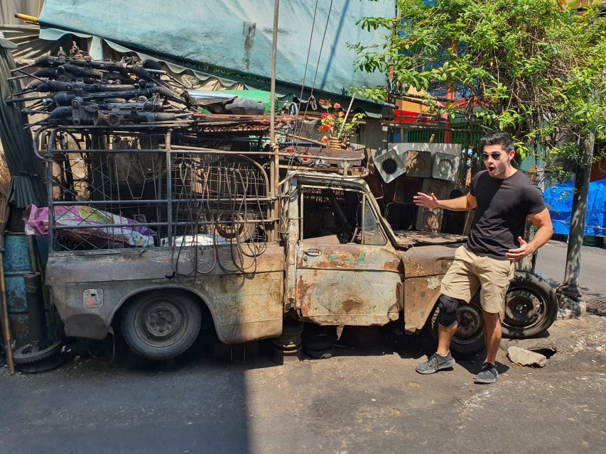 Bangkok: Must things to see in China town, Small group - Street art, homes, and everyday Chinatown