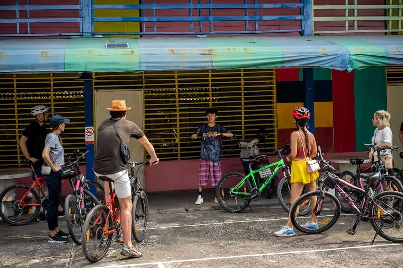 Bangkok: Must-Try Hidden Bike & Food Experience - Final scenic stops and the ride back
