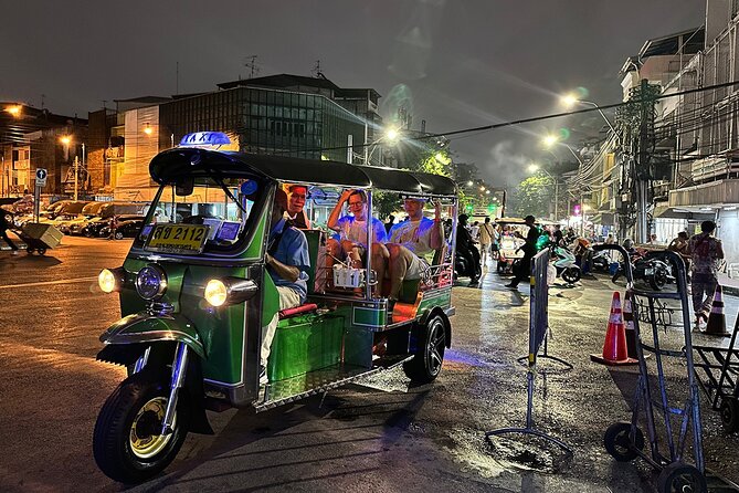Bangkok Night Tour: Food, Temple & Tuk Tuk - At a glance: what makes this night out worthwhile