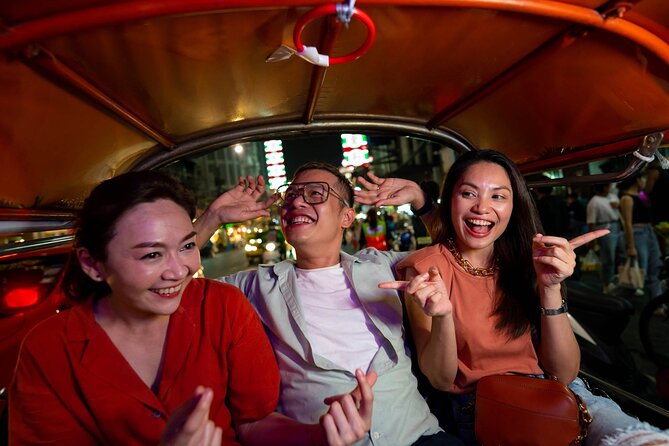Bangkok Night Tour: Wat Arun, Wat Pho, Chinatown & Tuk Tuk Ride - Meeting at Tha Tian Pier at 4:30 pm