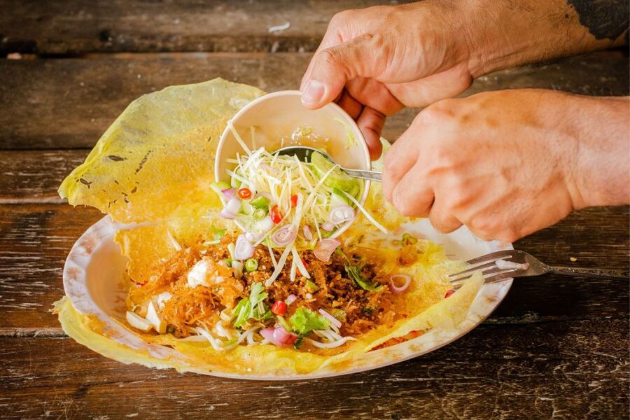 Bangkok: Old Siam Food Tour with 15+ Tastings - Early street food and the tuk-tuk connection