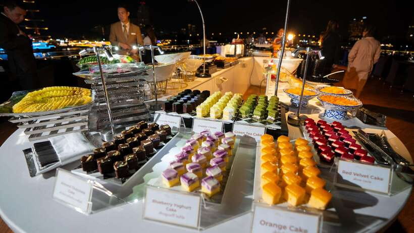Bangkok: Opulence Luxury Dinner Cruise with Hotel Transfer - Buffet dinner, drinks, and the main drawback