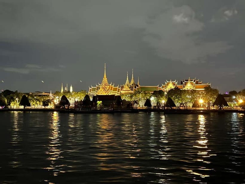 Bangkok: Opulence Luxury River Dinner Cruise - The riverside sights, from Wat Arun to Asiatique