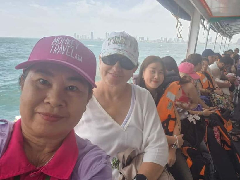 Bangkok: Pattaya Truth Sanctuary Guided Tour & Coral Island - Two and a half hours on Coral Island