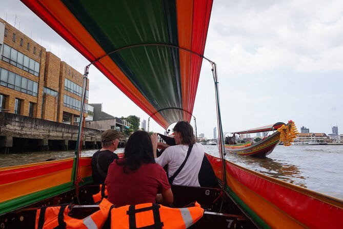Bangkok Private and Custom Local Guide Tour - Phahurat and Wat Prayoon