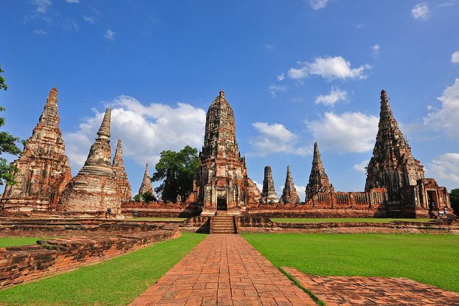 Bangkok: Private Ayutthaya and Bang Pa-In Summer Palace Tour - Bang Pa-In Summer Palace adds a royal change of scene