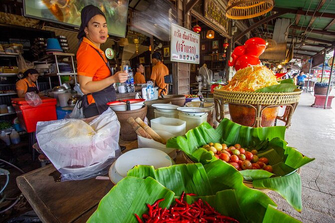 Bangkok Private Customizable Tour with Guide - Food stops with guidance instead of guesswork