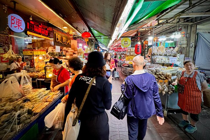 Bangkok Private Guide In and Around - Wat Pho and the city’s temple heart