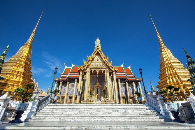 Bangkok Private Guide In and Around - Wat Arun across the river