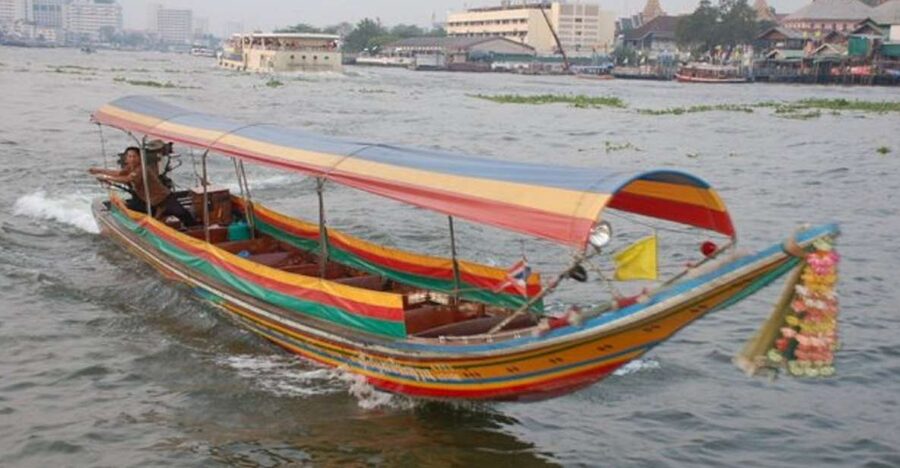 Bangkok: Private Thonburi Longtail Boat Tour & Wat Pho Visit - Why Thonburi is best seen from a longtail boat