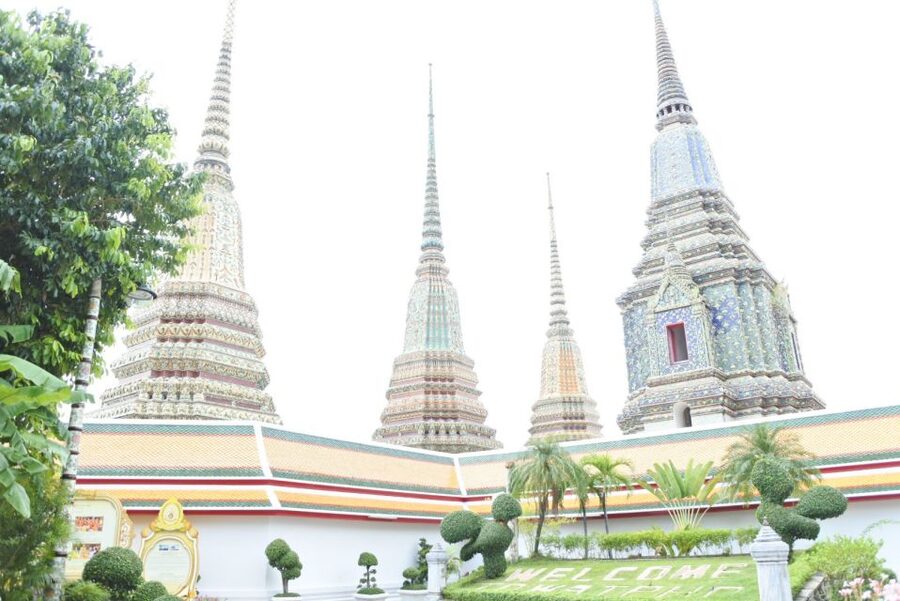 Bangkok: Private Thonburi Longtail Boat Tour & Wat Pho Visit - Meeting the guide in Thonburi