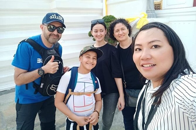 Bangkok Private Walking Tour with A Pro Guide (Tour Car Option) - A Bangkok day that begins with your interests