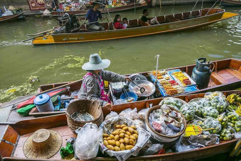 Bangkok: Railway and Floating Market Tour with Dragon Temple - Why the Maeklong Railway Market is the main event