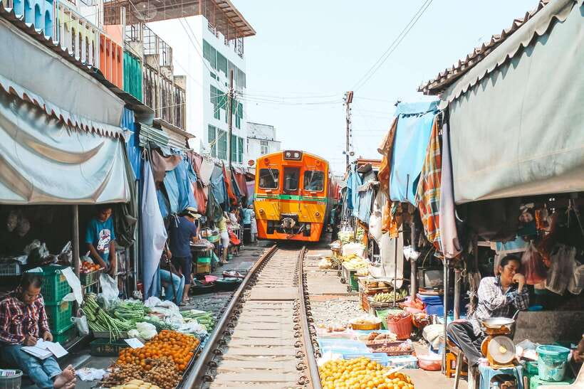Bangkok: Railway and Floating Market Tour with Dragon Temple - FAQ