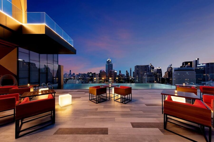 Bangkok: RedSquare Rooftop Bar at Novotel Sukhumvit 4 - Should you book RedSquare Rooftop Bar?
