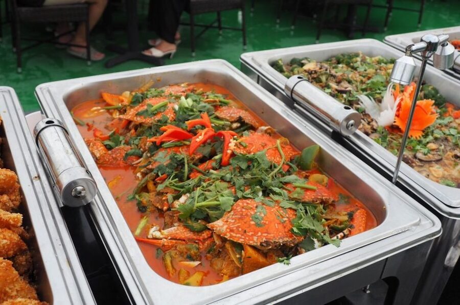 Bangkok: Royal Princess Chao Phraya Dinner Cruise - Who should book the Royal Princess Cruise?