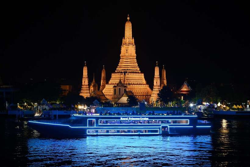 Bangkok: Royal Princess River Dinner Cruise with Live Music - What the Royal Princess Cruise is really like